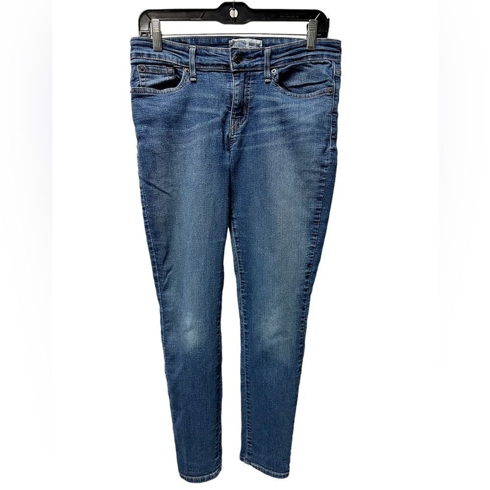 Vintage Levi’s, signature,modern skinny, 8M, 32-26